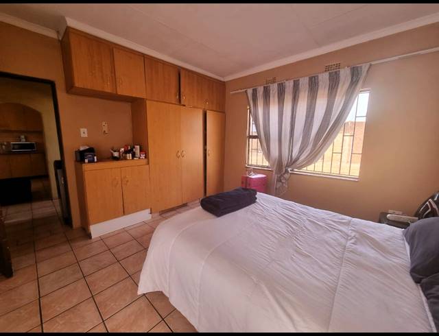 1 BEDROOM HOUSE FOR SALE IN HENLEY ON KLIP